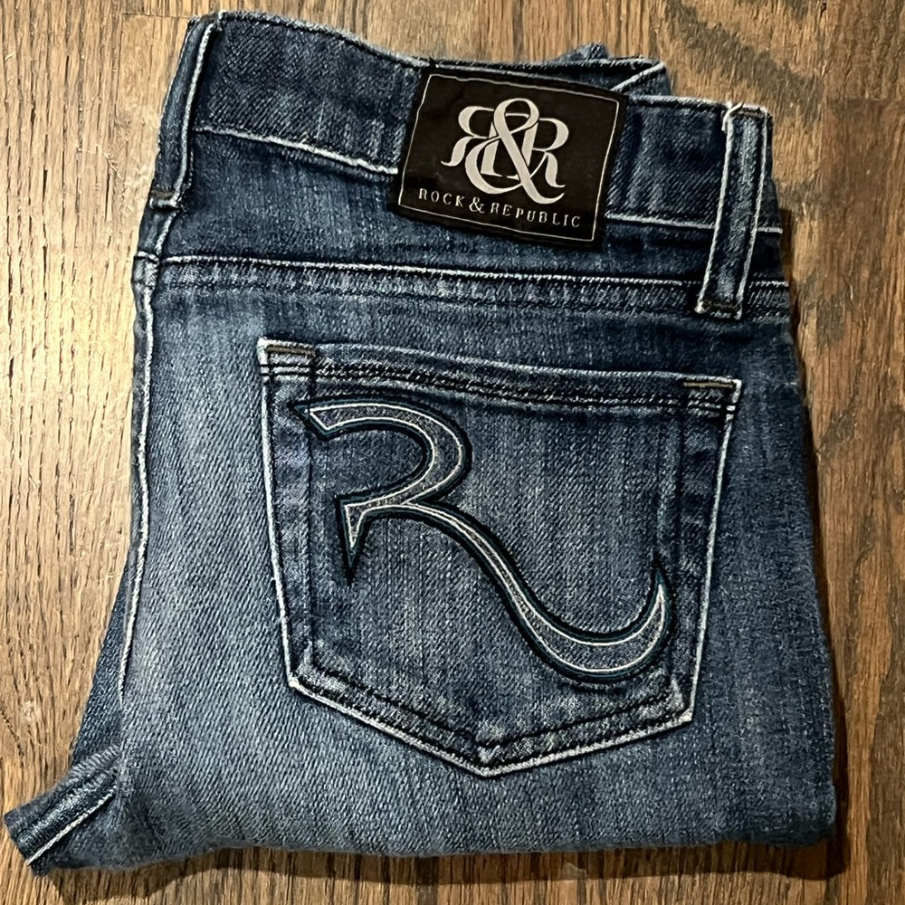 Rock & Republic Posey Straight Leg Denim with Signature Stitching